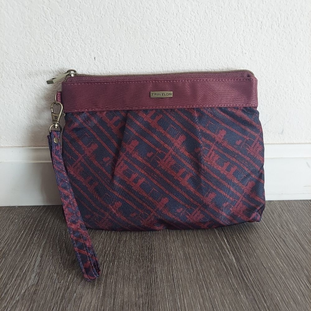 Travelon Wristlet With RFID Protection